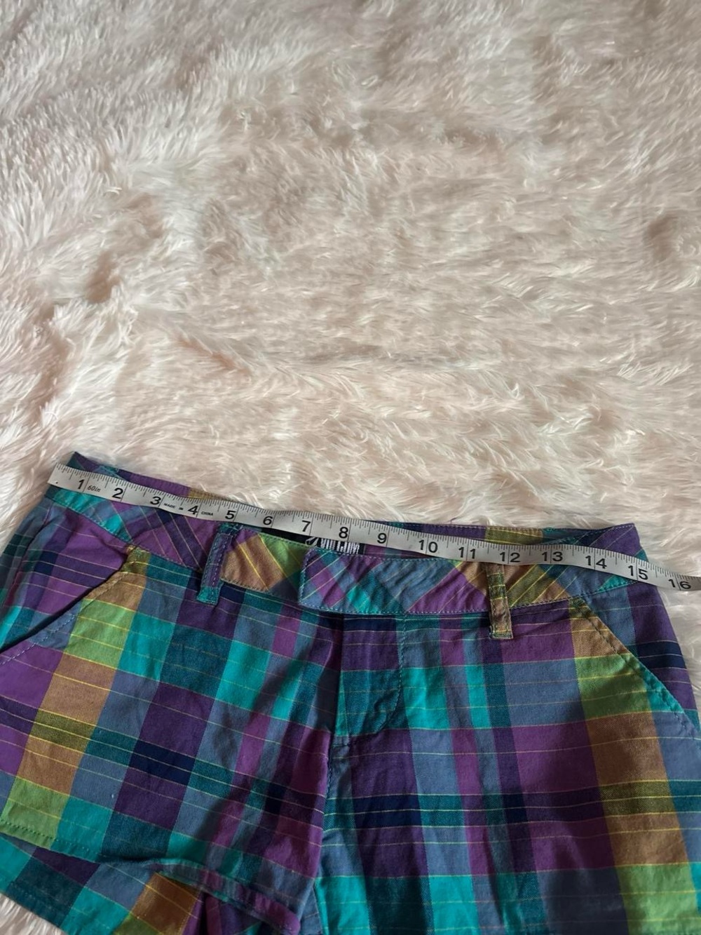 Volcom Shorts - Picture 3 of 4